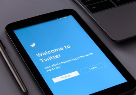 Twitter ограничил доступ к странице представителя талибов Муджахида