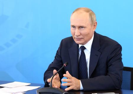 Путин назвал «хотелками» прогнозы Запада о скором уходе от углеводородов
