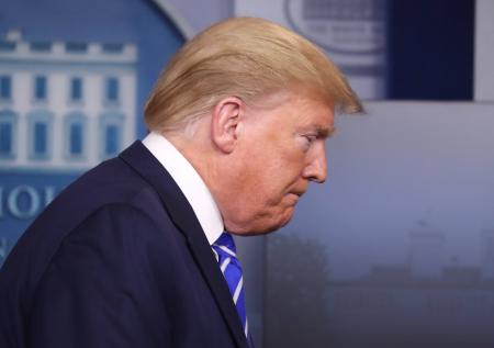Медики раскритиковали идею Трампа об инъекциях дезинфицирующих средств