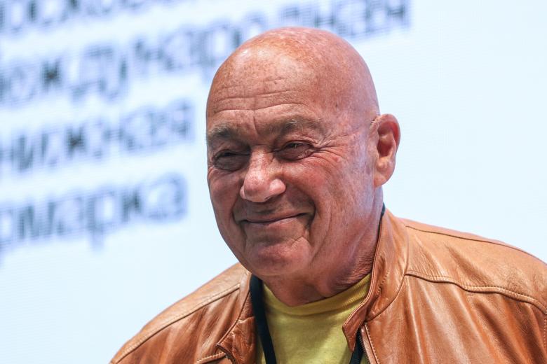 Телеведущий Владимир Познер