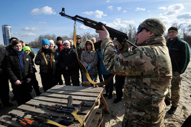 Украинцы посещают открытые военные учения для гражданского населения
