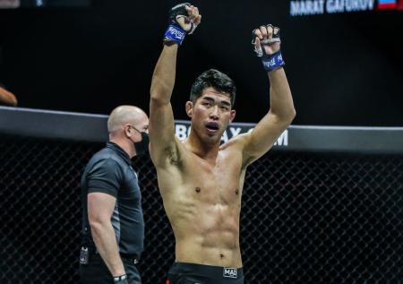 Кореец Рэ Юн Ок стал чемпионом ONE в лёгком весе