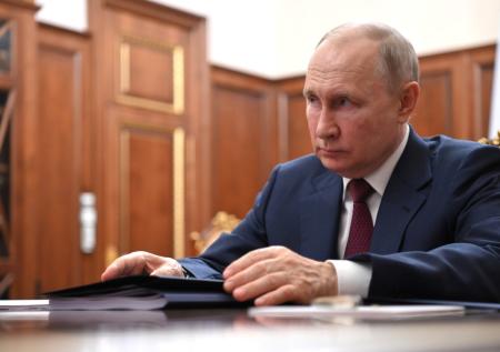 Путин: создание многополярного мира неизбежно и необходимо
