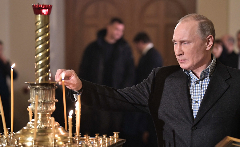 Владимир Путин на рождественском богослужении