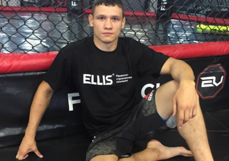 Российских бойцов Копылова и Дураева отправили в больницу после боя UFC