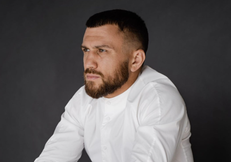 Ломаченко поздравил Хабиба с десятилетием дебюта в UFC