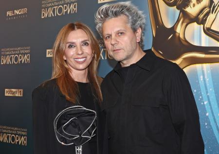 Бондарчук шутит о браках, Лель обещает победу РФ: фото с ужина «Виктории»