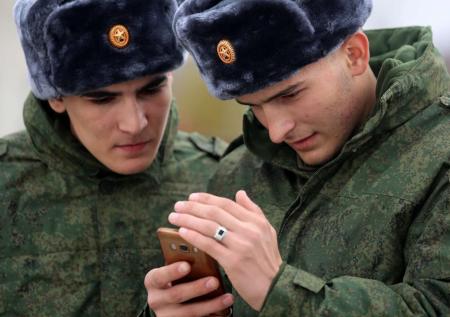 «Коммерсант»: в РФ создали гаджет спецназначения для военных и спецслужб