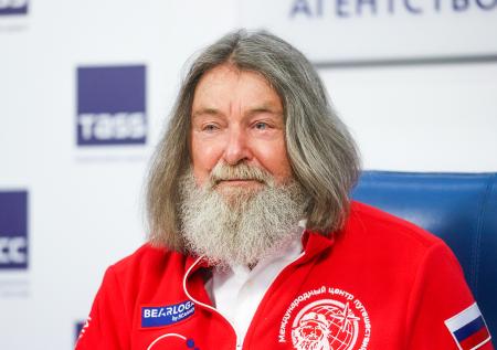 Известный путешественник провел 100 дней в Южном океане на весельной лодке