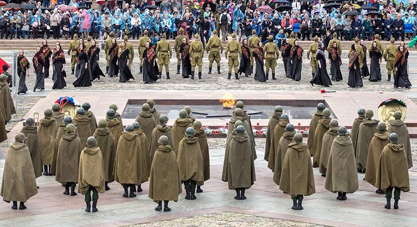 Вечный огонь в Парке Победы