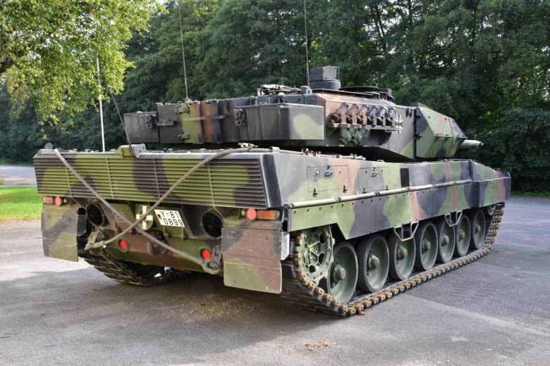 Танк Challenger 2