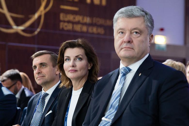 Пётр Порошенко (справа)