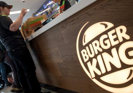 На Burger King пожаловались за непристойную рекламу