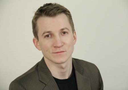 Работал официантом и ел просрочку: как живет Левин из «Интернов»