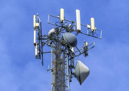 Житель Иркутска уничтожил сотовую вышку, насмотревшись видео о вреде 5G