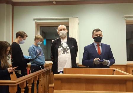 Мосгорсуд сократил срок ареста главреду «Медиазоны» Сергею Смирнову