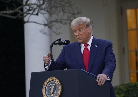 Мягкий госпереворот: Трамп гонится за аурой победителя