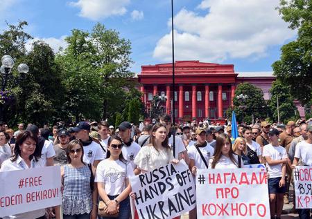 Украинцам посоветовали массово судиться с Россией