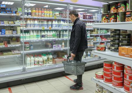 Стало известно, когда в России появятся батончики и йогурты из насекомых
