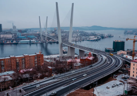 Из-за аномальных морозов во Владивостоке треснул мост