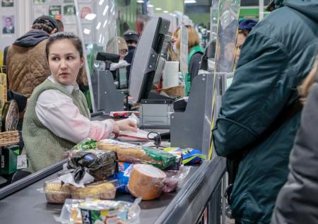 Стало известно, сколько россиян работали в ноябрьские праздники