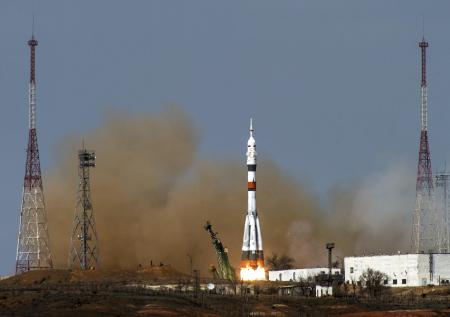 Путин поручил полностью восстановить работу космической отрасли