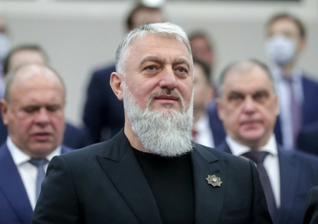 Делимханов поздравил Кадырова с праздником