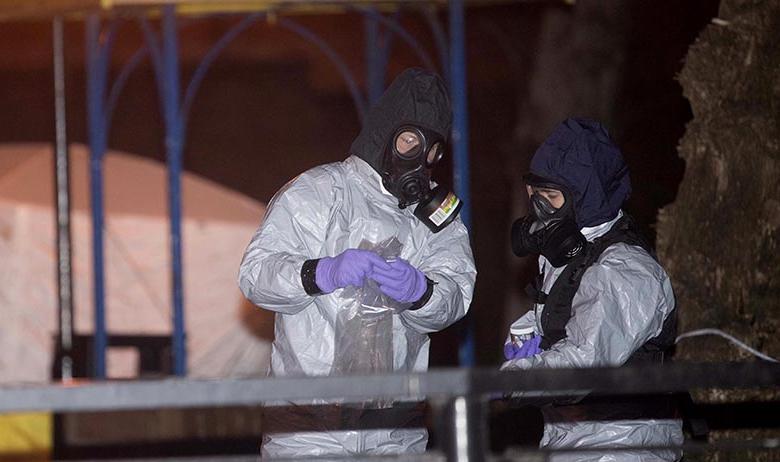 Судебно-медицинская экспертиза сотрудников полиции в Солсбери, Великобритания 