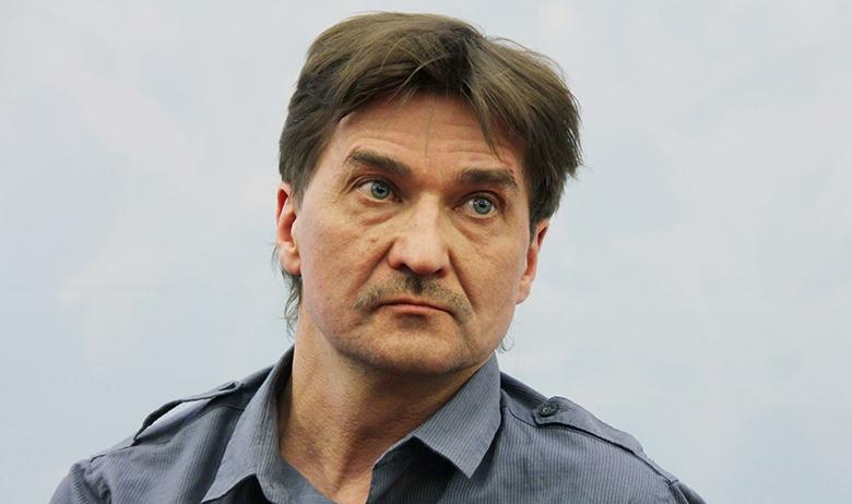 Юрий Бутусов