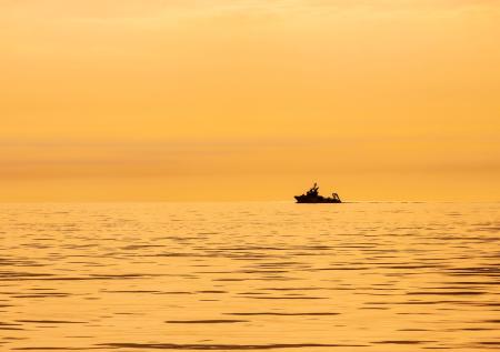 Два маломерных судна столкнулись в море под Астраханью
