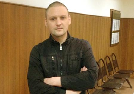 Удальцова попросили прекратить голодовку