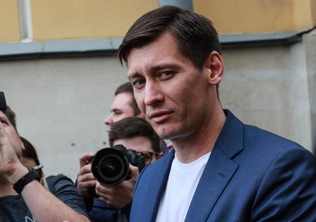 Силовики отпустили Дмитрия Гудкова