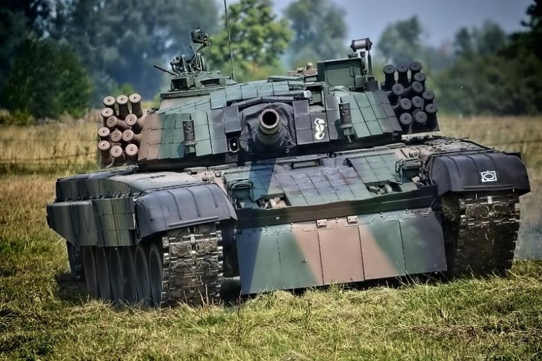 Польский основной боевой танк PT-91 Twardy, основанный на лицензионном варианте советского Т-72М1