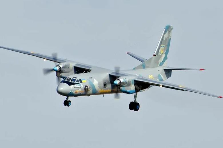Военно-транспортный самолёт Ан-26 Вооружённых сил Украины
