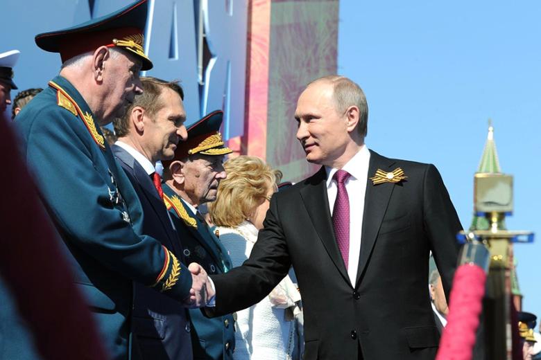Президент РФ Владимир Путин на параде 9 мая 