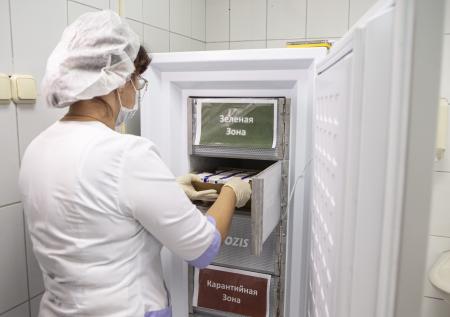 Заразившийся коронавирусом депутат Гартунг участвовал в испытаниях вакцины