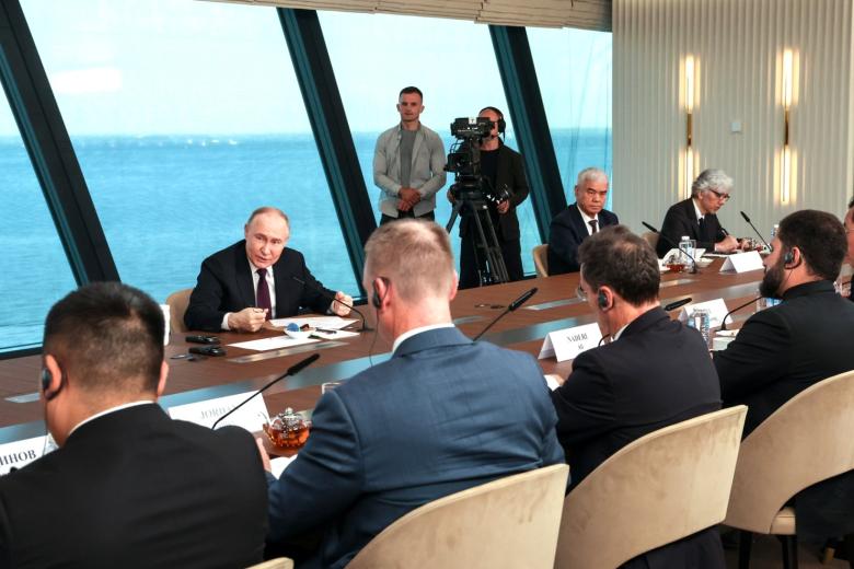 Встреча президента РФ Владимира Путина и представителей ведущих мировых СМИ