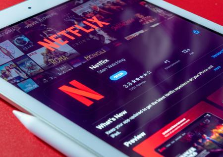 Минкульт Украины возмутился образом украинки в сериале Netflix