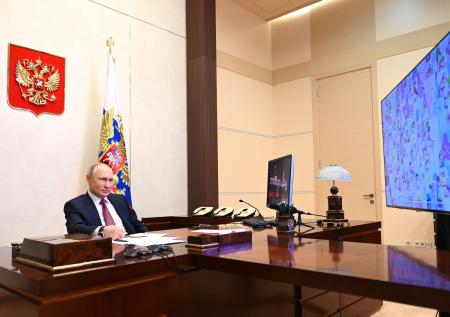 Путин успокоил разволновавшегося ребёнка