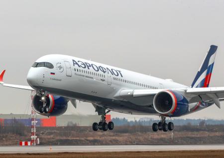 Молния ударила в самолет рейса Владивосток — Москва