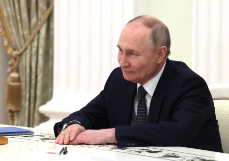 Путин разрешил сделки с акциями «дочек» российской компании