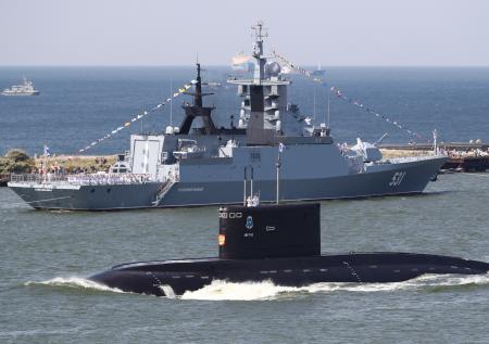 Дизельная подлодка «Дмитров» провела учения в Балтийском море