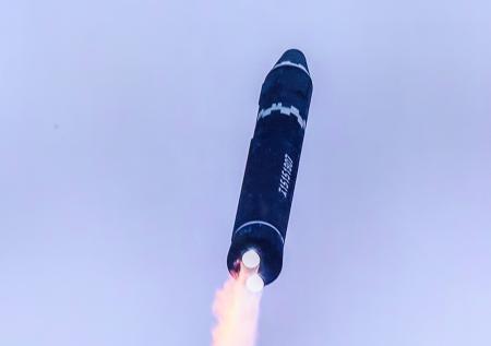 Запущенная КНДР баллистическая ракета пролетела около 1000 километров