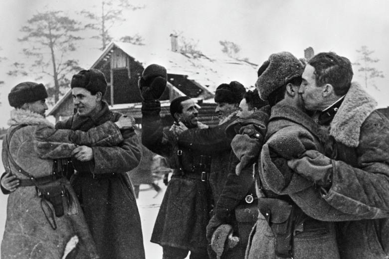 Встреча бойцов Ленинградского и Волховского фронтов, 1943 год