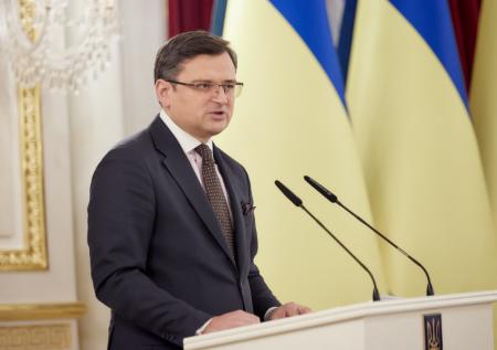 Кулеба обвинил Земана в попытке нанести ущерб украинско-чешским отношениям