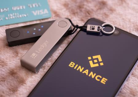 Криптобиржа Binance заблокировала детей российских чиновников