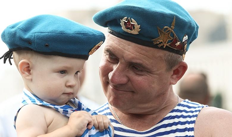 Празднования Дня Воздушно-десантных войск РФ в парке Горького