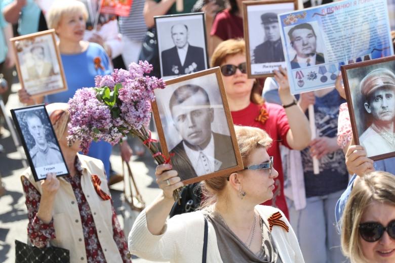 Участники акции «Бессмертный полк» в Воронеже