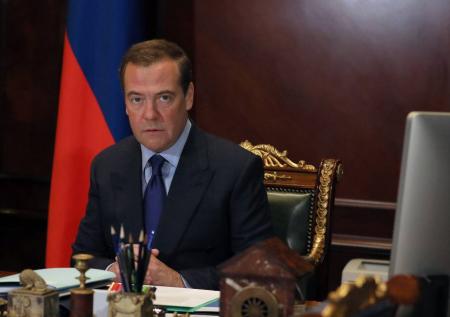 Медведев: ушедшие из России компании просят не национализировать их 