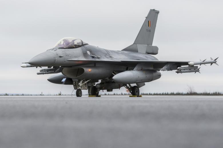 Бельгийский реактивный самолет F-16 Fighting Falcon